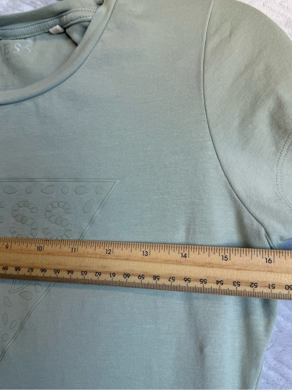 GUESS Los Angeles Sage Green Tonal Logo Tee Size M - Picture 8 of 8